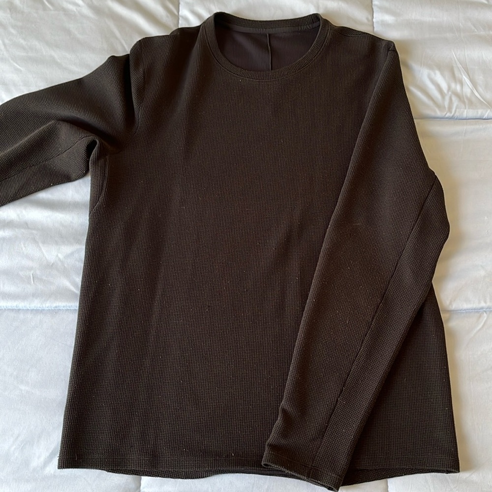 Men’s size medium shift stitch waffle long sleeve shirt